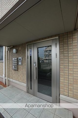 クリスタルガーデンVの玄関写真