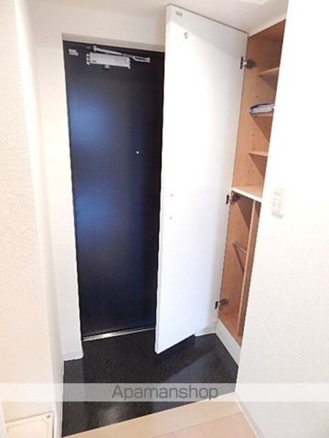 ＬａＳａｎｔｅ立川[1K/22.78m2]の玄関