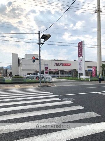 クリスタルの周辺写真