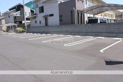 ＫＲＡＮＥ　Ｂ棟[1LDK/40.29m2]の駐車場