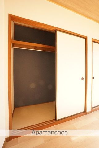 雨あがりの虹 A棟の内装写真