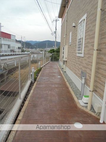 【和歌山市市小路のアパートの写真】