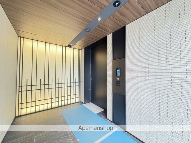 シーズンフラッツ浅草六丁目の玄関写真