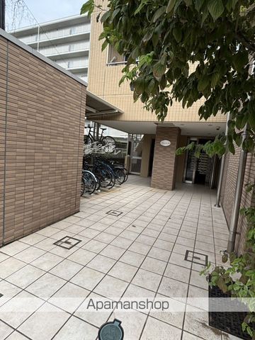 アルカータ壽の玄関写真