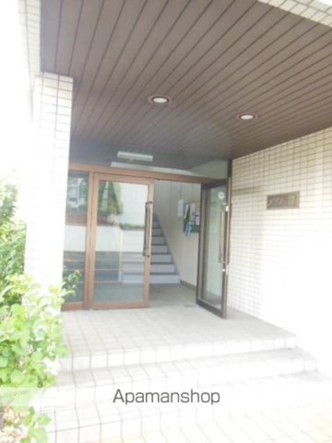 東京都三鷹市新川２丁目[2DK/45.36m2]のエントランス
