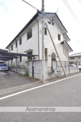 山岸ハイツの外観写真