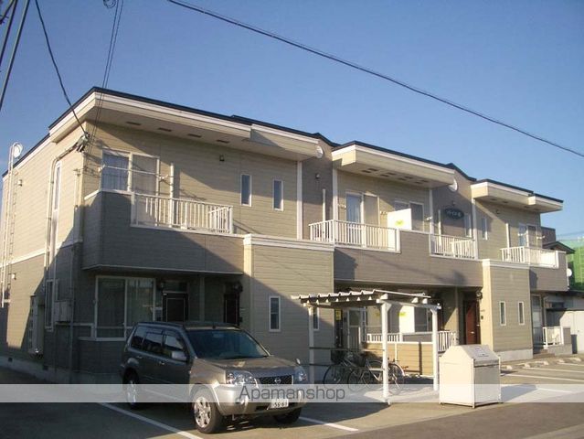 弘前市大字大町のアパートの外観1