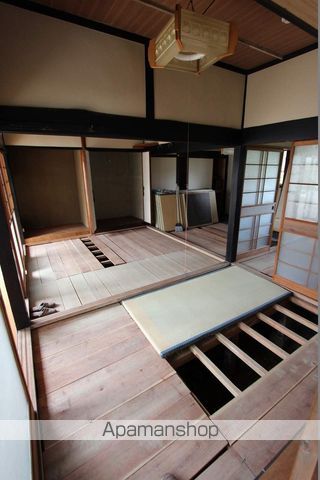 呉市 2階建 築47年の内装写真