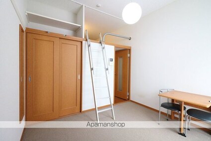 レオパレスサントピア[1K/20.28m2]のリビング・居間2