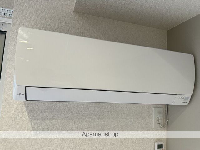 アレテ-開出の内装写真