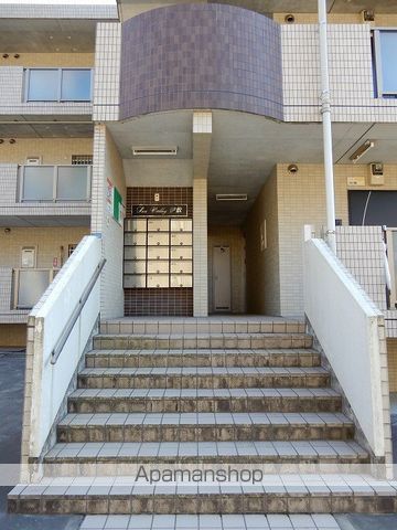 SUN VALLEY伊敷の玄関写真