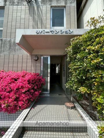 リバーマンションの外観写真