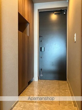 プラウド世田谷代田[3LDK/71.23m2]の玄関