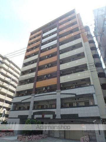 横浜市中区山下町のマンションの外観1