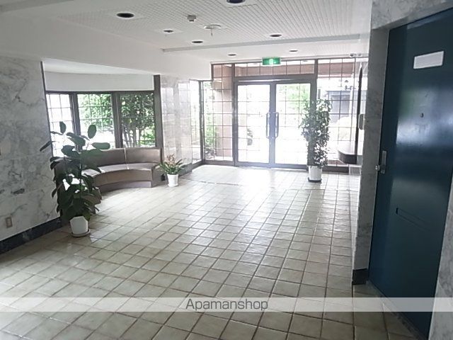 ローレルハイム塚口の外観写真