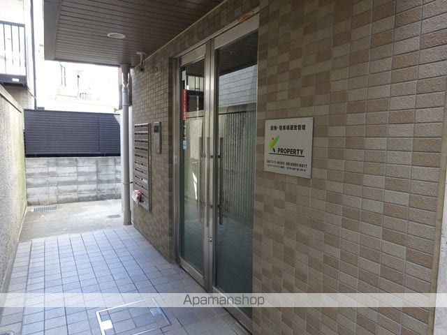 レコルト香里の玄関写真