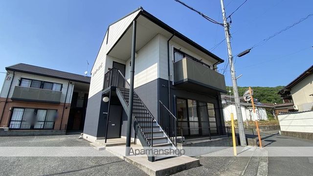 カトレアハイツ C棟の外観写真