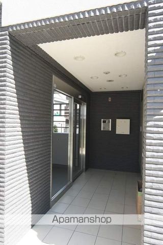 ホメ ラウレアの玄関写真