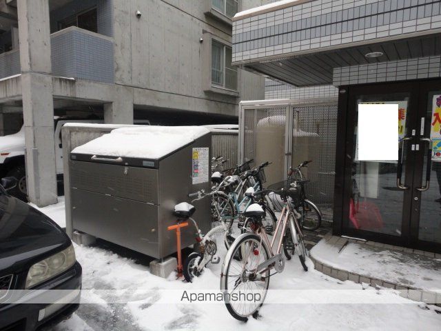 プラスパークN11の玄関写真