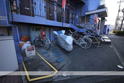 クレセントＫＯＹＯ[1K/20.67m2]の駐車場2