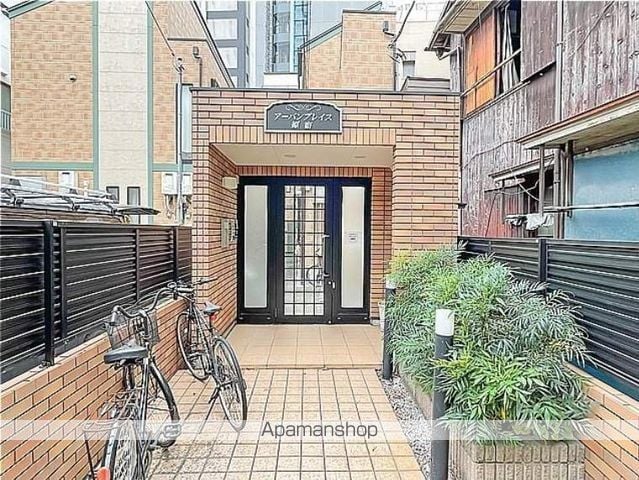アーバンプレイス原宿の玄関写真