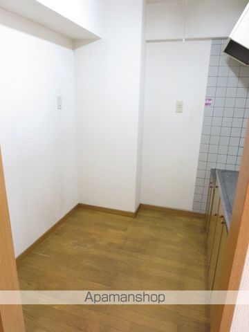 イモーレ中央駅の内装写真