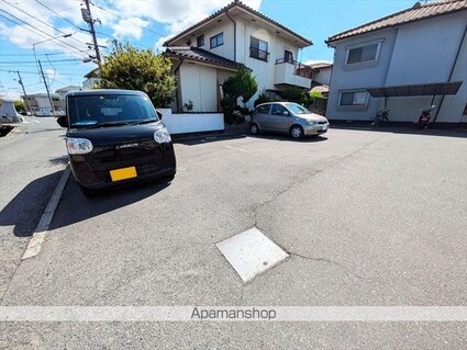 コーポ岸本Ｂ棟[2LDK/44.37m2]の駐車場