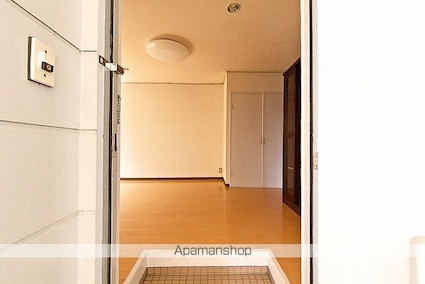 トライアングル筆山[1R/34.65m2]の玄関
