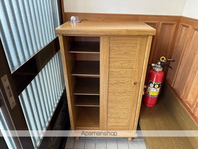 中万々戸建IIの内装写真