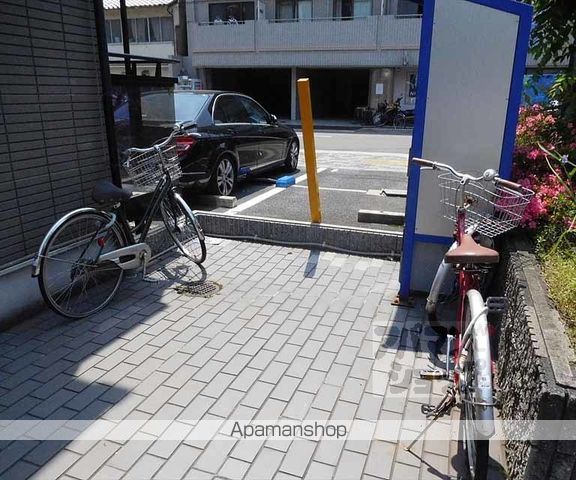 紫野東舟岡町アパートの玄関写真
