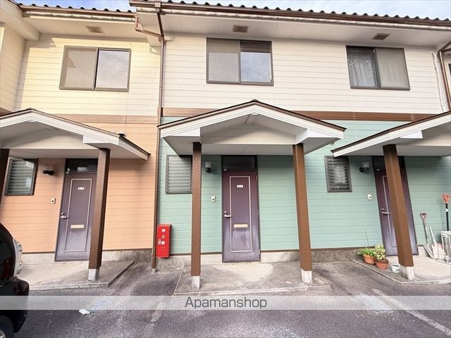 アピネスA棟の玄関写真