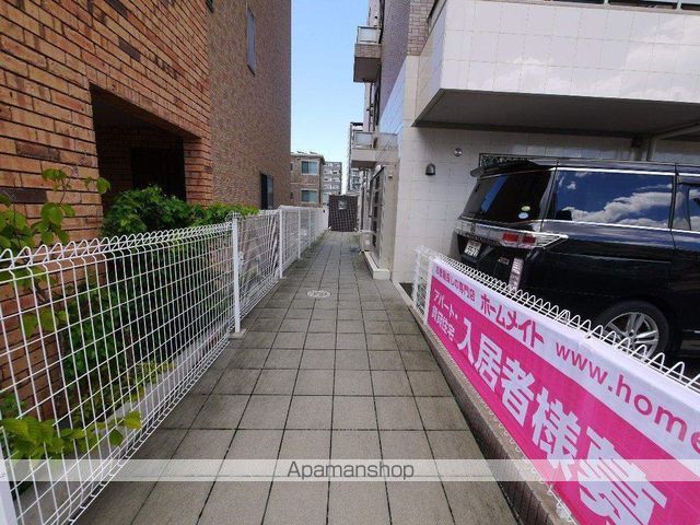 パークヒルズ榴ヶ岡の玄関写真