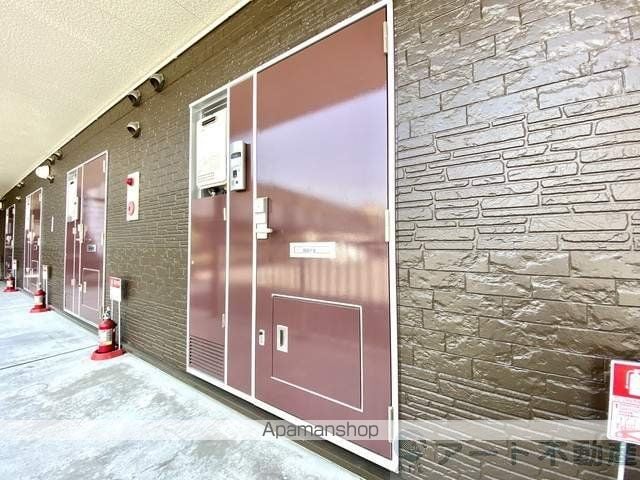 レオパレスフォーサイト 松山の玄関写真