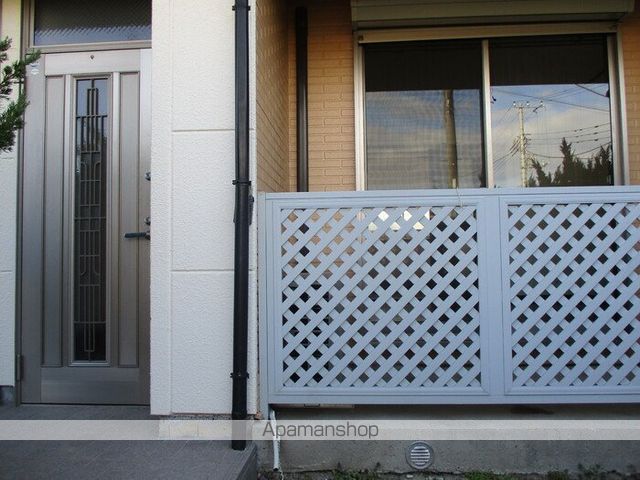 半田コーポA棟の玄関写真