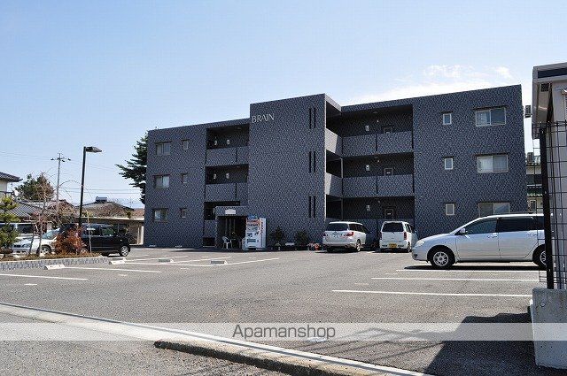 マンションプラムガーデンの外観写真