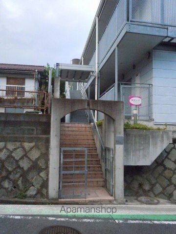 能見台ロイヤルコートの玄関写真