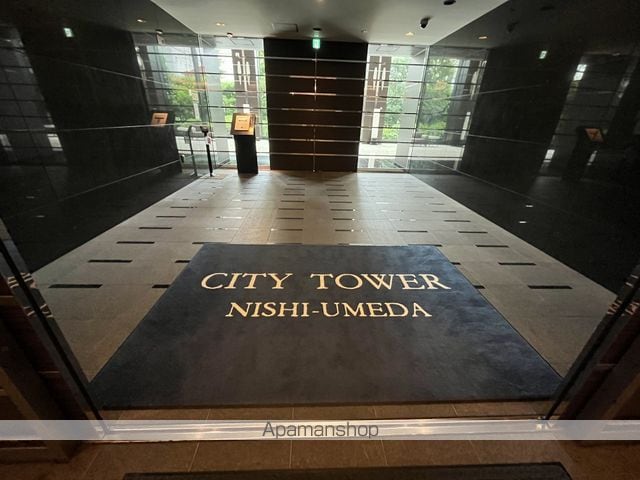 シティタワー西梅田の玄関写真