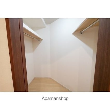 コンフォリア新宿イーストサイドタワー[1LDK/62.86m2]の収納