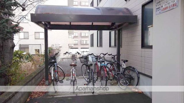 レオパレスフロラシオンの玄関写真
