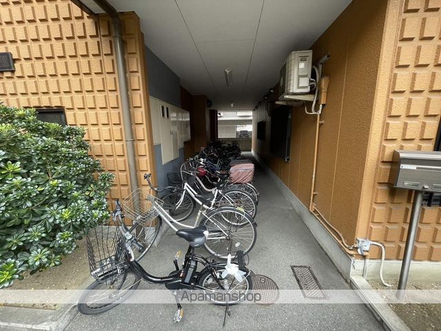 アビタツィオーネ香里園の玄関写真