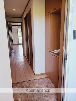 エバーグリーン桜川[2LDK/57.42m2]の玄関