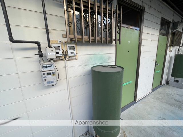 コーポしのだの玄関写真