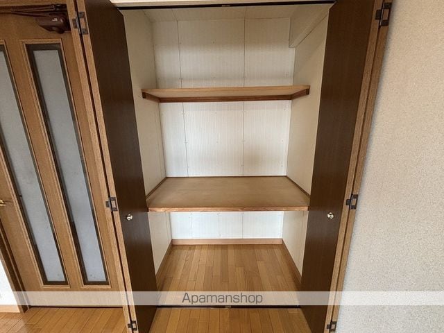 ライオンズマンション東勝山の内装写真