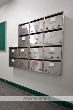 岩崎ビル[1DK/27m2]の共用部2