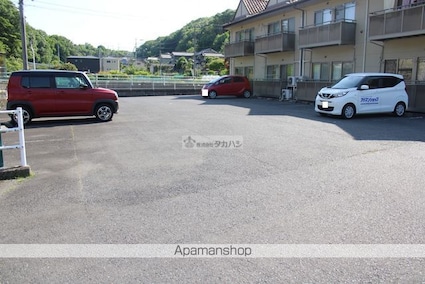 マリーブルク[1LDK/40.15m2]の駐車場