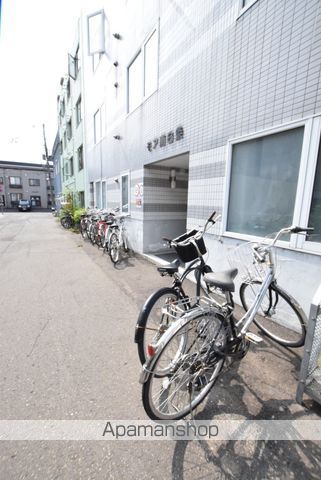 モア南6条の玄関写真
