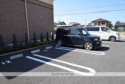 エレガンス・イリーデⅡ[2DK/45.89m2]の駐車場