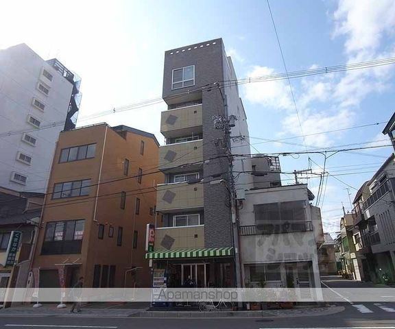 アモン・ドエルの外観写真