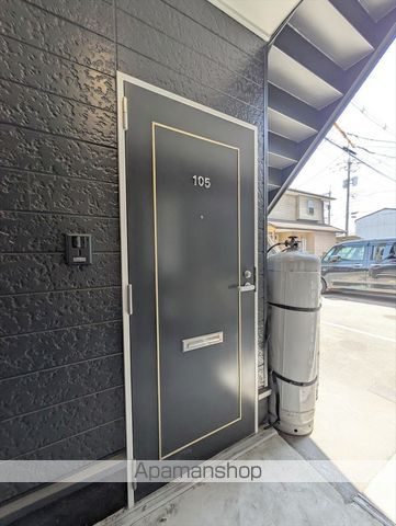 ヴィラ鶴新田 弐番館の外観写真