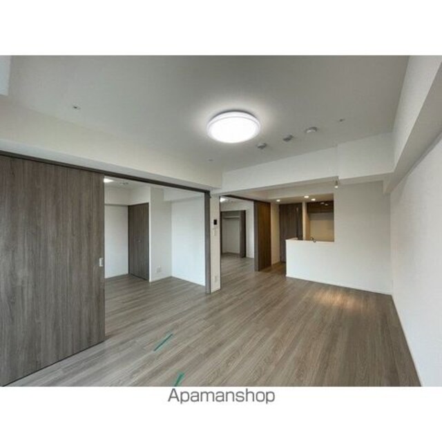 Ｎｅｏ　Ｕｒｂａｎ　Ｒｅｓｉｄｅｎｃｅ　Ｋｏｍａｇｏｍｅ[2LDK/58.9m2]のリビング・居間